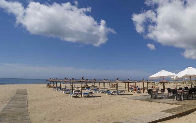 Apartamento Primera Linea De Playa Isla Cristina Urbanizacion Zarati Exterior photo