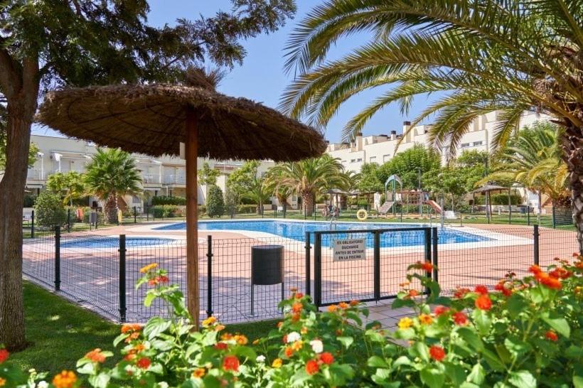 Apartamento Primera Linea De Playa Isla Cristina Urbanizacion Zarati Exterior photo